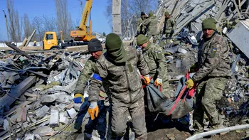 Rusia recrutează profesori, muncitori în construcții și politicieni pentru Ucraina. Ce conțin ofertele de angajare