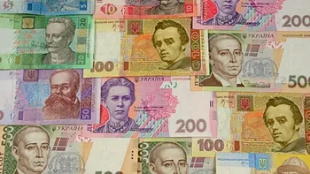 Ucraina a redus cu 25% față de dolarul american valoarea monedei sale. Decizia critică luată de Banca Centrală