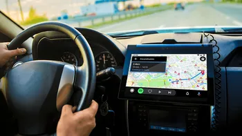 Dacă ai acest modul de GPS în mașină, scapă de el: hackerii ar putea să-ți urmărească vehiculul