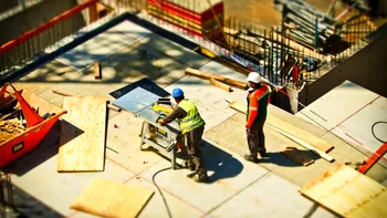 Românii uită de criză și bagă iar banii în case. Construcțiile duduie, șantiere deschise în toată țara, banii curg