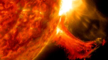 O erupție solară masivă se îndreaptă spre Pământ și amenință să perturbe rețelele de curent: cât de tare ne poate afecta