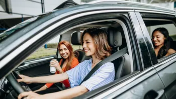 Pleci în vacanță? Ai grijă să îți închiriezi din timp mașina: prețuri record în această vară