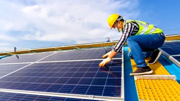 S-a schimbat legea: ce se întâmplă, de acum, cu panourile fotovoltaice din toată România