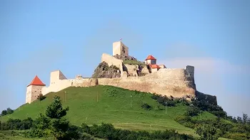 Cetatea Rupea, „inima” sașilor de odinioară: ruinele sale ți-ar putea povesti toată istoria României, de la daci și romani, până în prezent