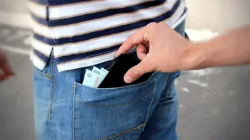 Școala de hoți de buzunare din mahalaua Vitan: învățăceii nu treceau examenul până ce nu izbuteau să ia portofelul, ascuns într-un buzunar secret al unui manechin cu clopoței