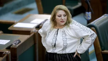 Diana Șoșoacă, executată silit de ANAF. Senatoarea dă în judecată instituția și Ministerul Finanțelor