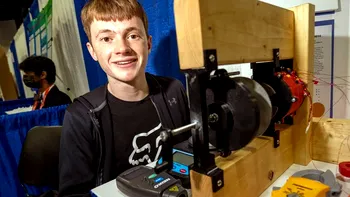 Motorul inventat de un puști de 17 ani poate revoluționa mașinile electrice din zilele noastre