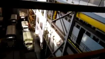 Vehicule militare rusești, în interiorul sălii de turbine de la centrala nucleară Zaporojie. Imaginile care au devenit virale