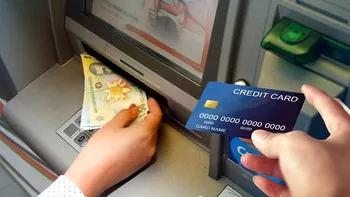 Schimbare uriașă la bancă pentru români. Devine obligatoriu din 24 august, ce se întâmplă cu comisioanele