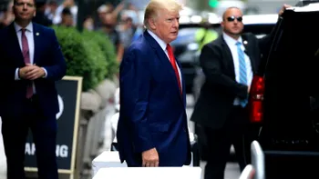 Sute de documente secrete ridicate din casa lui Donald Trump. Printre ele, materiale CIA, FBI și și NSA
