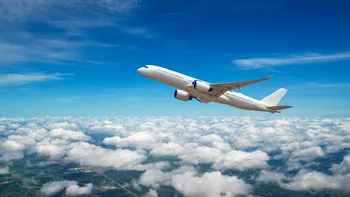 Un avion a ratat aterizarea, după ce doi piloți au adormit în timpul zborului