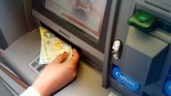 Atenție la bancomat: ce trebuie să faci imediat dacă ATM-ul nu îți dă banii la retragere