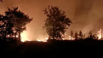 Incendiile dezastruoase de lângă Bordeaux, vizibile din spațiu. Cum arată imaginile din satelit