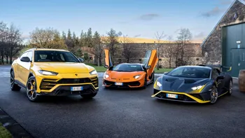 Lamborghini lucrează din greu la noi modele: cum se transformă Urus și Huaracan