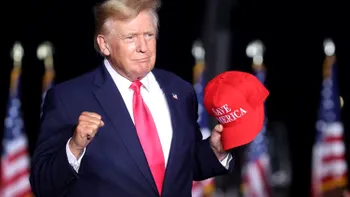 Ce documente top secret a scos FBI din casa lui Trump. Unul dintre ele avea numele lui Emmanuel Macron pe el