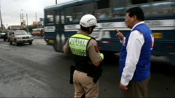 Tragedie de proporții: 16 morți și 40 de răniți, după ce un autobuz a intrat într-un șir de mașini parcate