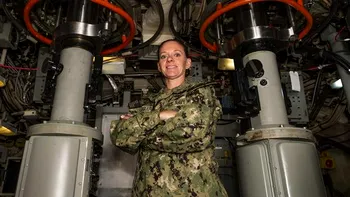 Angela Koogler, prima femeie din istoria forțelor submarine ale marinei SUA. Va pleca pe un submarin