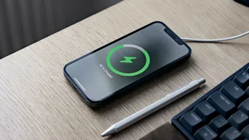 „Încărcarea cu energie curată” vine pe iPhone-uri în acest an: cum va funcționa funcția