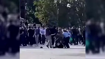 Confruntări violente între protestatari și poliție după decretul de mobilizare. Minoritățile etnice fac acuzații grave