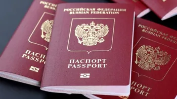 Rușii care călătoresc în UE vor plăti dublu pentru vize. Ce alte măsuri dure a decis Comisia Europeană