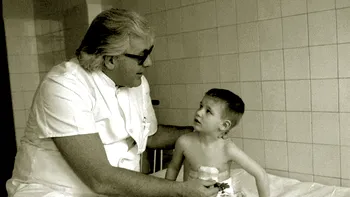 „Îngerul copiilor”, medicul care s-a pus în slujba binelui. Povestea lui Alexandru Pesamosca, pediatrul care n-a avut nevoie de medalii, mașini și vile