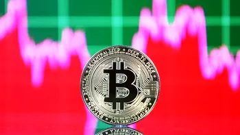 Bitcoin și Ether s-au prăbușit: cine a investit în crypto își pune palmele-n cap. 