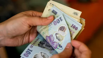 Cresc ratele la bancă pentru 500.000 de români: dacă ai semnat acest document, ești și tu pe lista neagră