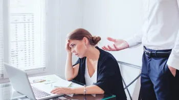 Practici pentru găsirea unui job: spune-mi ce prieteni ai, ca să-ți spun cum îți poți găsi de lucru