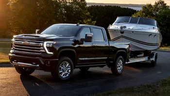 Chevrolet Silverado HD: o nouă față pentru un model emblematic