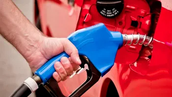 Se întâmplă la pompă și toți șoferii sunt afectați: cât costă benzina, dar motorina