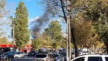 Incendiu în cartierul Pantelimon din București. Sunt degajări mari de fum