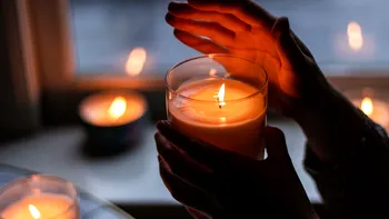 De frica unui blackout, oamenii au dat năvală la cumpărarea de lumânări. Creștere a cererii în magazinele germane, înaintea sărbătorilor