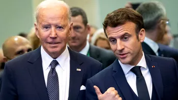 Joe Biden îl primește pe Emmanuel Macron la Casa Albă, după un început agitat al relației diplomatice