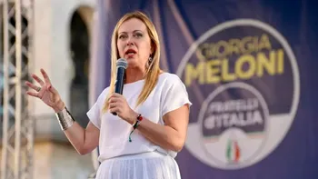 FOTO Guvernul Giorgiei Meloni, zguduit de un scandal uriaș. Italia îl critică pe ministrul fotografiat cu svastica pe braţ