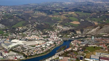 Insula care își schimbă naționalitatea o dată la șase luni, din 1659. Niciun turist nu are voie să vină aici