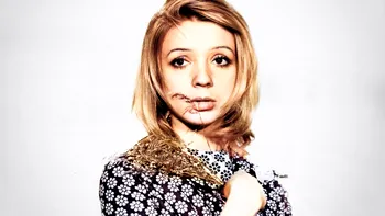 Gonită de comuniști, cântăreața și-a căutat soarta în Franța: Mihaela Mihai nu „s-a făcut râu la umbra” regimului
