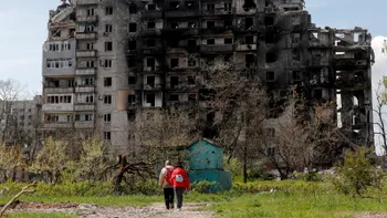 Rămas singur pe lume, a început să-și mănânce jucăriile, de foame. Povestea cutremurătoare a unui copil de 6 ani din Mariupol. „Știu că lumina se va aprinde din nou”