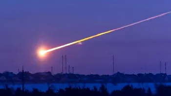 Momentul în care casa unui bărbat ar fi fost distrusă de un meteorit: „Cu siguranță nu am așteptat cu nerăbdare să aterizeze în curtea mea”. VIDEO