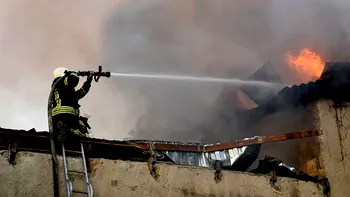 Incendiu în Buzău. O fabrică de pâine a luat foc