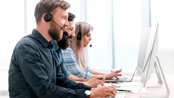 Cum vor companiile să te controleze: tehnologia care te „ajută” să devii obedient la locul de muncă