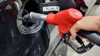 Cât costă benzina și motorina în România: prețurile sunt mai mici ca niciodată, s-au ieftinit ca înainte de război