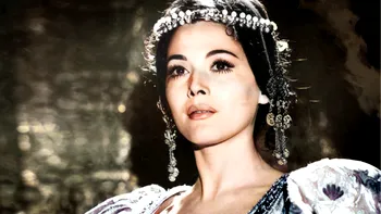 Diva iubită de români, dată afară din filme de Ceaușescu și din teatru de Iliescu. Violeta Andrei „purta rochii prea scurte” în vremuri de restriște