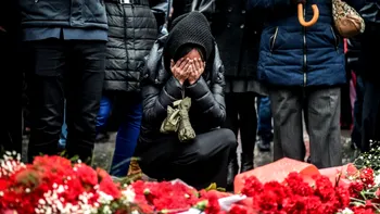 FOTO Atentat cu o mașină-capcană în Turcia. Bomba a vizat poliția