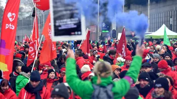 Proteste de amploare în Bruxelles. Peste 15.000 de oameni au ieșit în stradă din cauza prețurilor