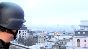Sirenele de raid aerian au răsunat, din nou, în Kiev. Rusia bombardeaază masiv infrastructura civilă
