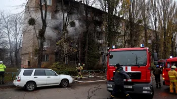 Ucraina a fost bombardată masiv cu peste 120 de rachete din aer și de pe mare. Explozii în marile orașe