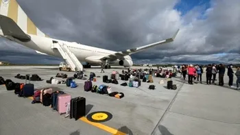 Un avion cu destinația Marea Britanie, întors din drum după o amenințare cu bombă