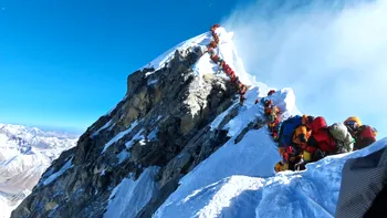 Crezi că Muntele Everest este cel mai înalt munte de pe Pământ? Mai gândește-te