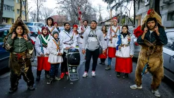 Colindătorii anului 2022 sau cerșetoria modernă: vuvuzele, boxe portabile, tobe și strigături fără sens