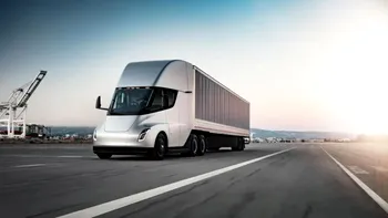 ”Performanța” Tesla, cu întârziere de 5 ani: primul ”gigant” electric livrat de compania lui Elon Musk